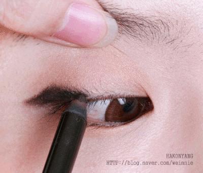 眼线怎么画才能不花,眼线怎么画才能不痒