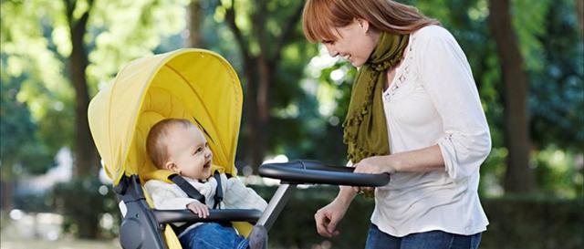 如何选择宝宝的手推车,怎么挑选婴儿手推车视频
