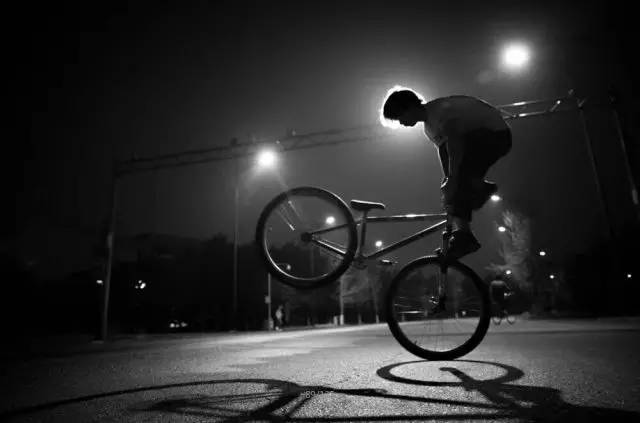 影像纪|夜色中的七个川大故事