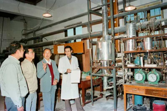 缅怀老校长丰功伟绩,缅怀杨校长