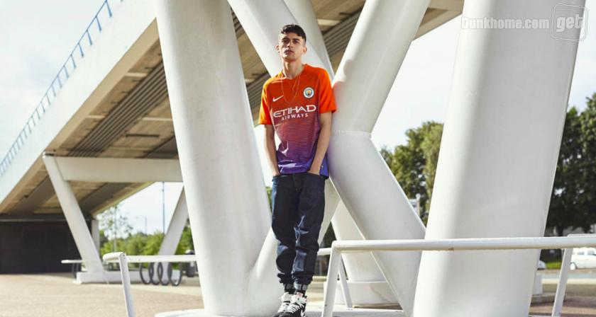 新版曼城球衣,曼城新赛季球衣24-25发布