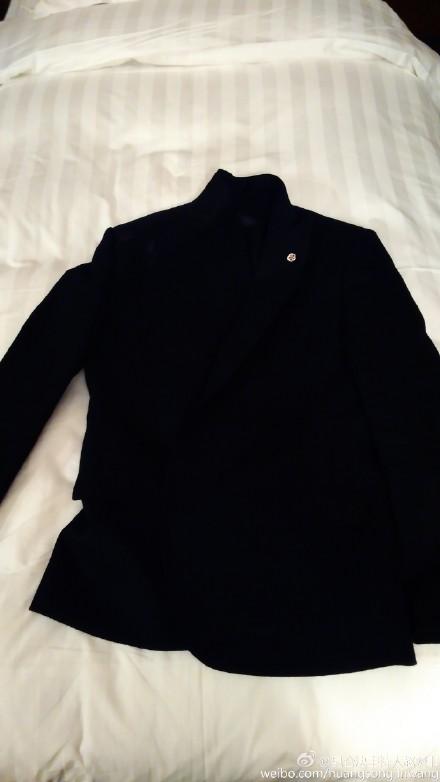 播求被一拳击倒,播求惨遭铁肘爆头