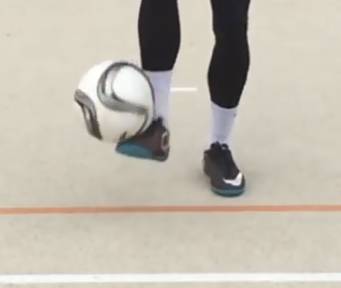 足球脚下花式控球训练,足球花式动作大赏