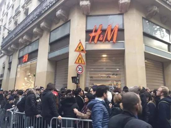 hm的联名白色衣服,hm联名高定系列