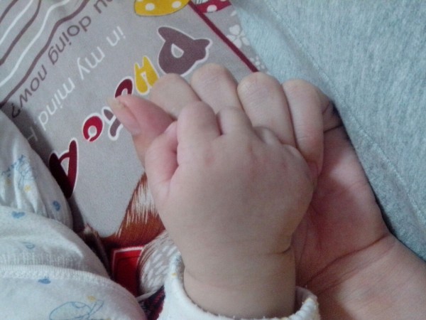 月子里流了无数次眼泪,月子里总是流眼泪是怎么回事