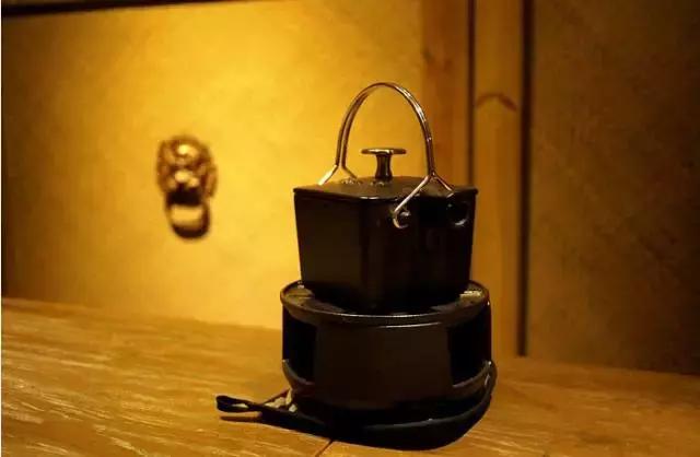 都是“厨房”先动的手，这是要搞事吗！？