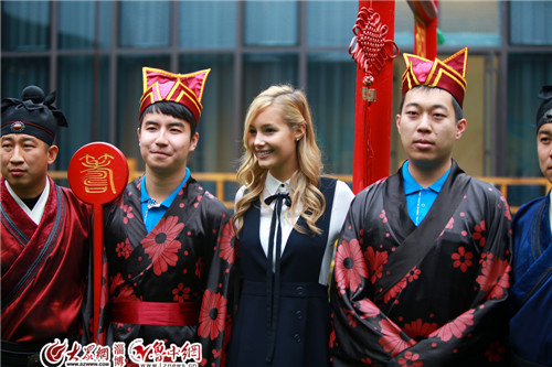 足球超模瓦尔加,超模瓦尔加