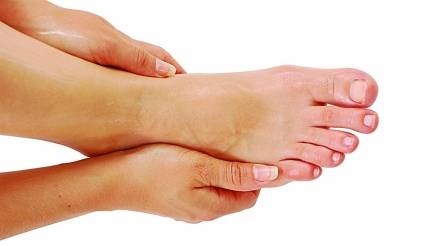 糖尿病并发症腿疼怎么治疗,腿痛是不是痛风风湿