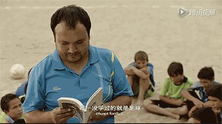 足球场上的体育精神,足球体育精神感人瞬间