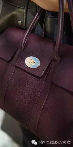 最实用的秋冬包包品牌推荐,今年最流行的大红色包包