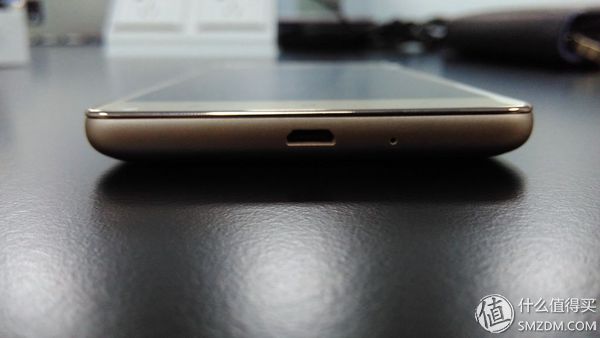 红米3开箱视频体验,699元小米手机推荐