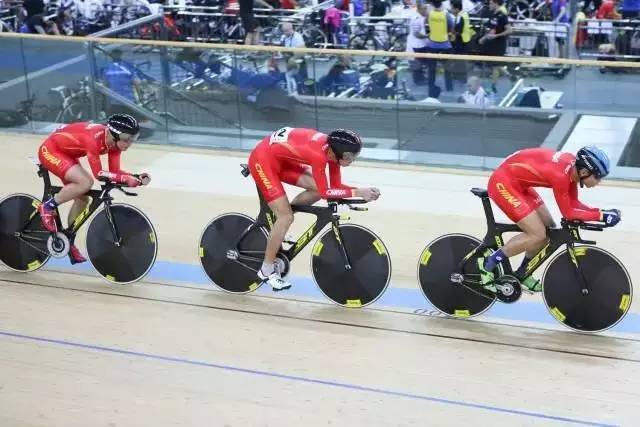 香港场地世界杯拾遗DIAO炸天连体骑行服巡礼