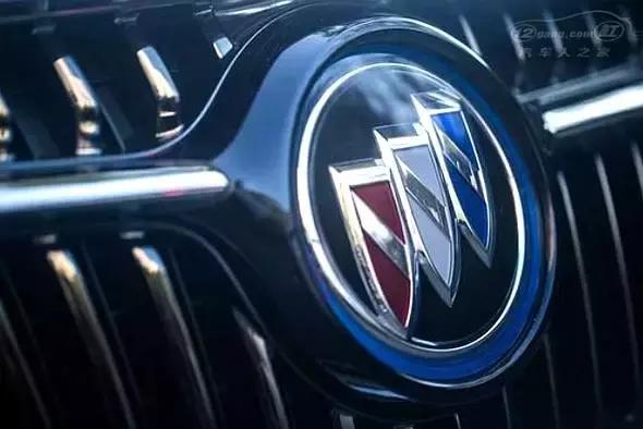 夜晚试驾全新别克君越24款28t,2018款别克君越30h精英版评测