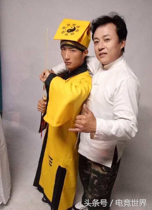 斗鱼主播阿科打土狗,斗鱼阿科哥直播回放