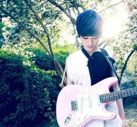 初学者民谣吉他品牌,初学者买什么牌子的民谣吉他合适