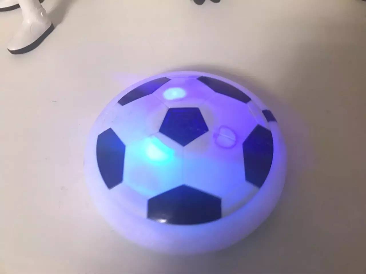 中国足球飞踢日本队,国足射门放高射炮