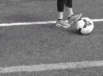 每天10分钟足球球感训练,足球入门球感训练