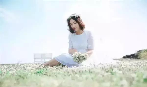 再见吧影楼风!豆瓣女神扛着相机在济州岛自拍清新婚纱照丨梦婚礼