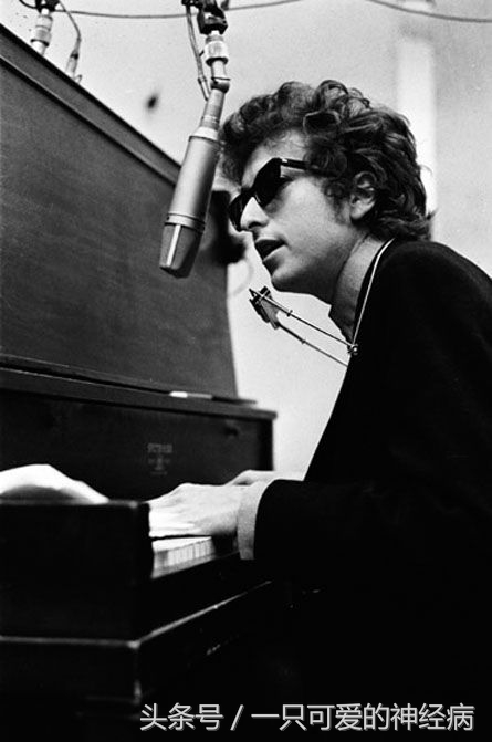 鲍勃迪伦一个男人要走过多少的路,鲍勃迪伦是诗人吗
