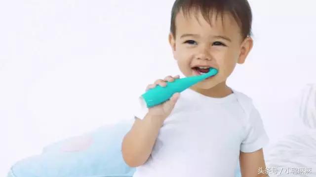 这款u型牙刷让孩子爱上刷牙,儿童电动牙刷360度全自动刷牙神器