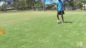 足球盘带过人动作教学,足球技术动作挂图