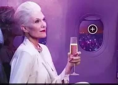 厉害！68岁登杂志拍裸照，打5份工，养育了亿万富翁儿子