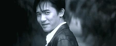 网友说，他的眼神无法以言语来形容