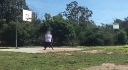 搞笑的足球gif,少林足球二师兄经典gif图