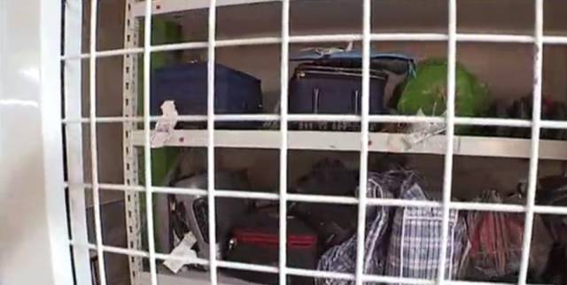 国外飞机上安检时丢失物品怎么办,坐飞机行李怎么放才不会被偷