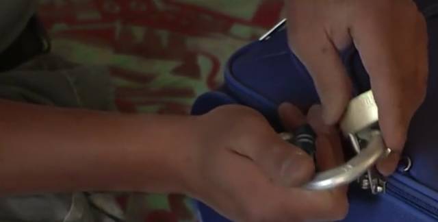 国外飞机上安检时丢失物品怎么办,坐飞机行李怎么放才不会被偷