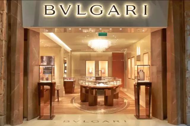 剁手一级预警！BV携神级小伙伴入驻温哥华机场免税店