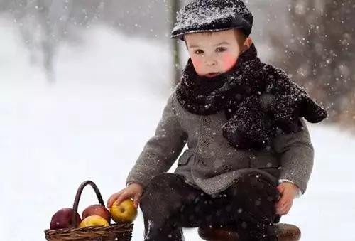 孩子四个地方变红家长一定要重视,爸妈看宝宝反应