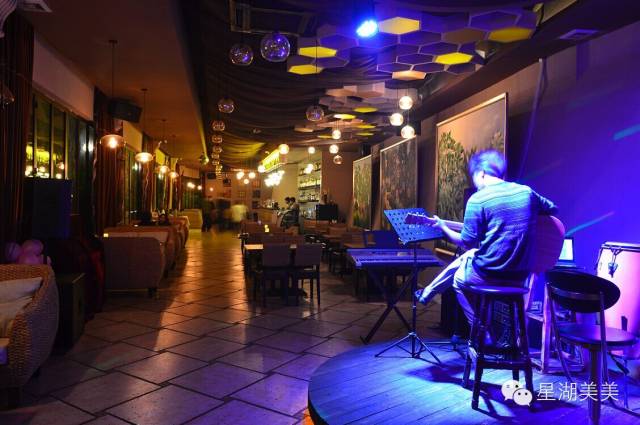 肇庆岩前村全景图,肇庆岩前村土豪村