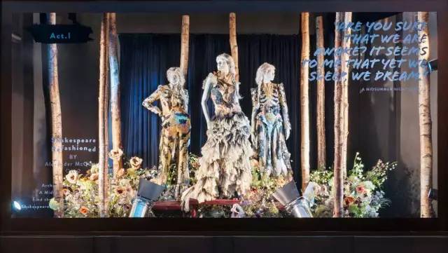 不必花钱去剧院，这间商店里每次转身都是一出精装大戏