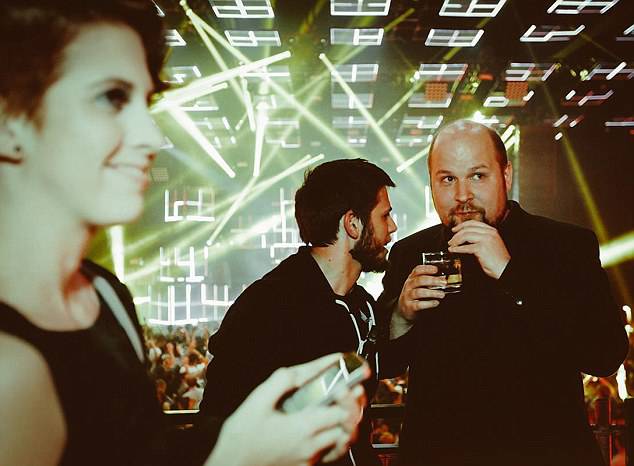 还敢骂人死胖子?身价89亿的程序员告诉你:胖,照样比你浪!