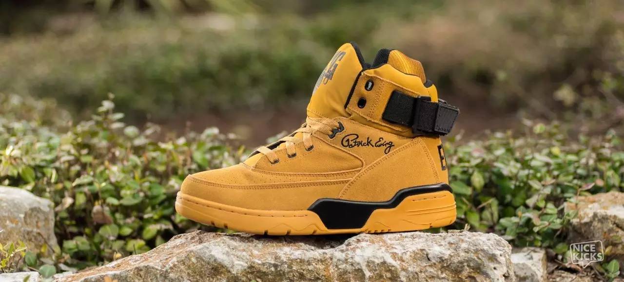 还在穿小白鞋吗,还在穿冬天的鞋子