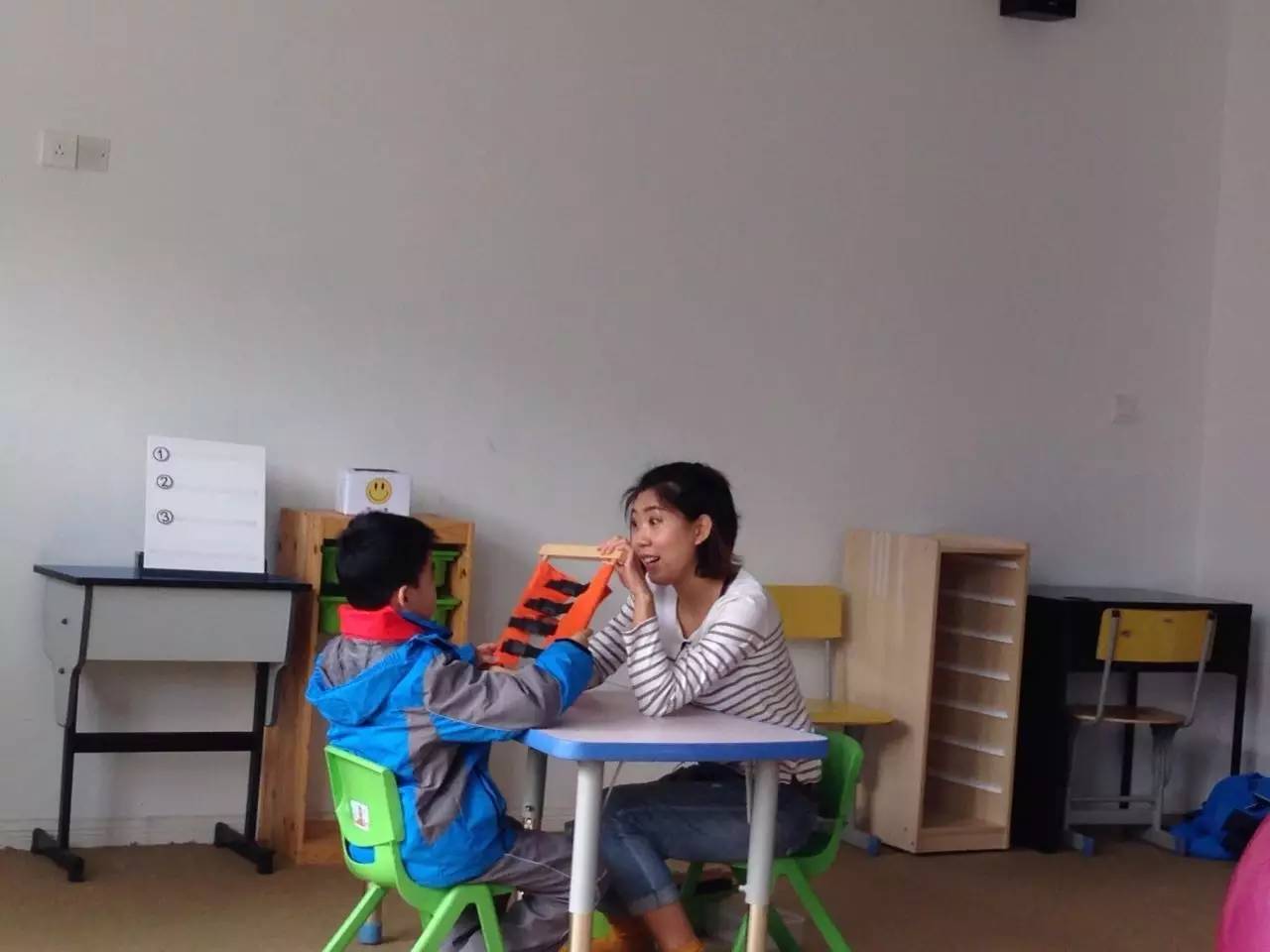 速递实现翻转课堂，领跑中国培智教育：浙江省宁波市达敏学校举办中国培智学校自闭症学生课程开发研究成果展示活动（一）