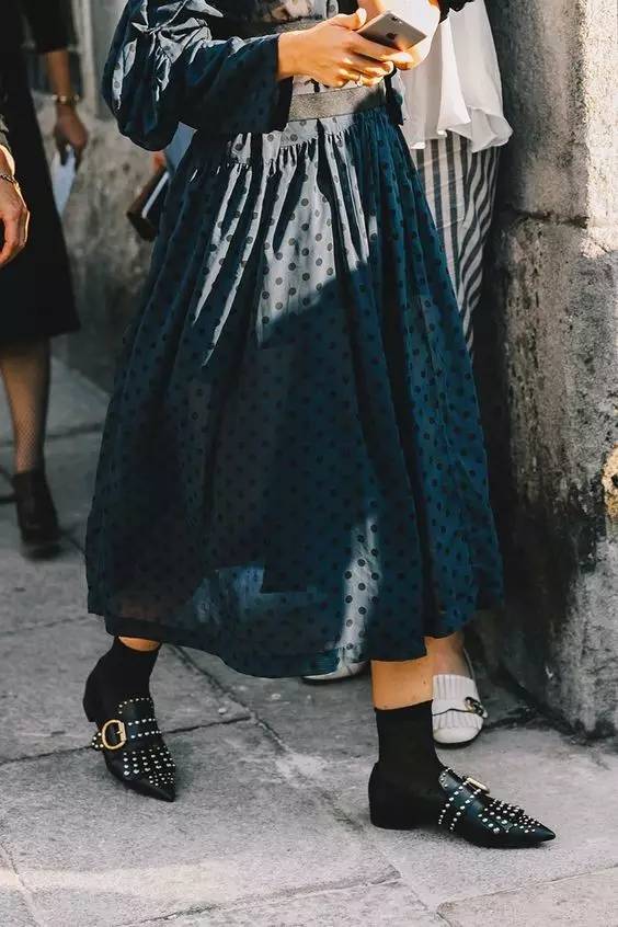 冬天穿的超厚袜子好搭配,冬天时尚袜子穿搭