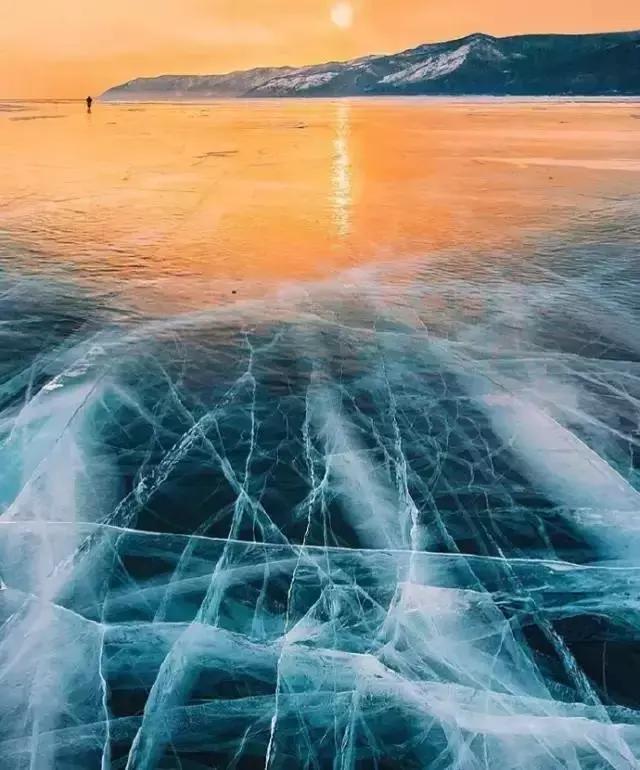 最清澈的湖泊贝加尔湖,贝加尔湖畔深沉而悠远