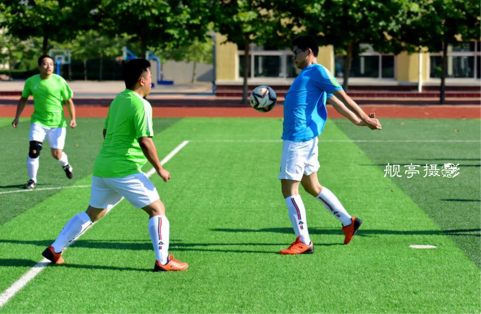 业余足球比赛,业余足球队怎么参加职业比赛