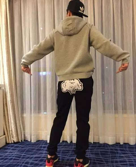 袁姗姗穿尖头靴,袁姗姗郑恺雪地靴