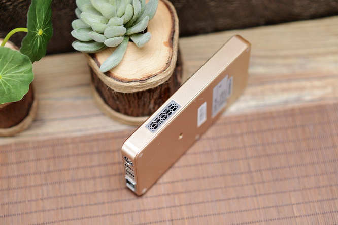 随身携带巨屏观影，神画小媚轻体验