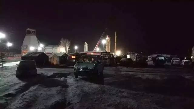 11名矿工平安升井图片,直击获救矿工升井画面