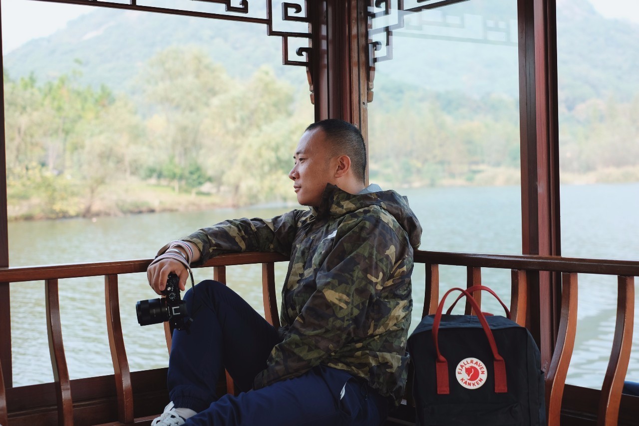 你还在旅途中买到行李超重吗Prime已经免费送到你家门口了