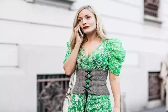 一万五的时髦,花五十块钱就能赶……然而我还是拒绝