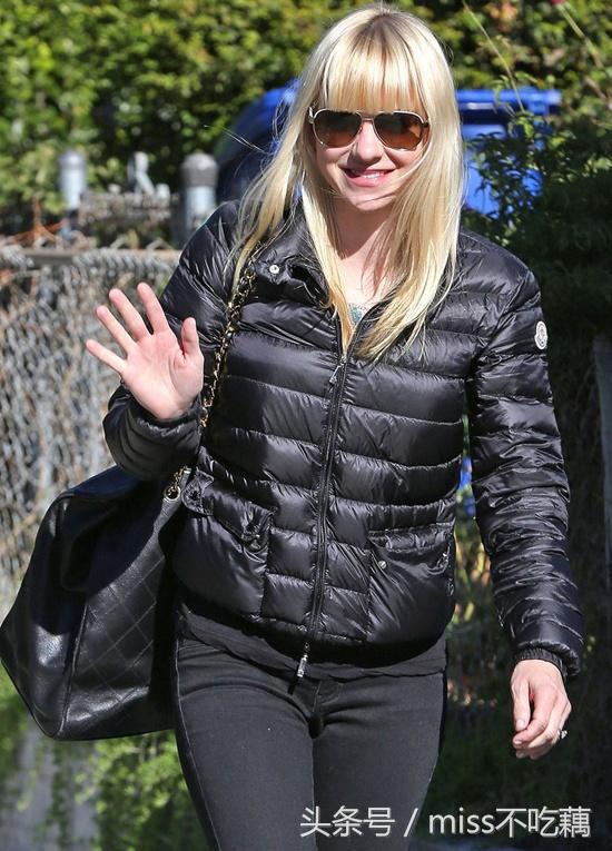 高品质羽绒服谁穿都好看,谁说羽绒服穿不出时尚感的