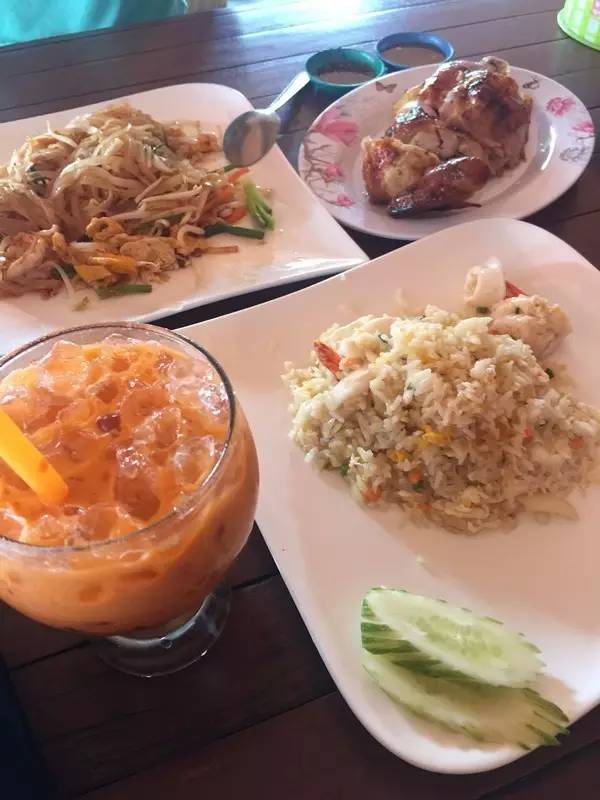 穷游小伙穷游西藏身体终于累垮,10年前穷游西藏