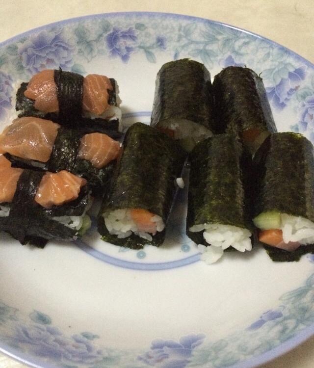 小姨子出国留学回来,小姨子回来做菜