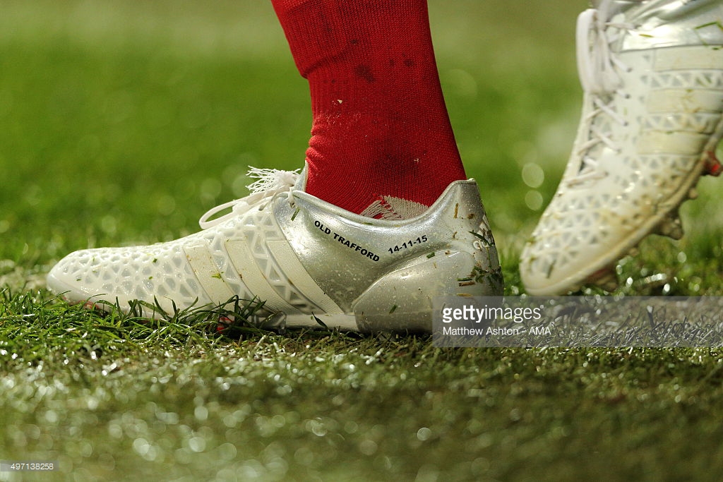 阿迪达斯足球球鞋测评,足球鞋选择nike还是阿迪达斯