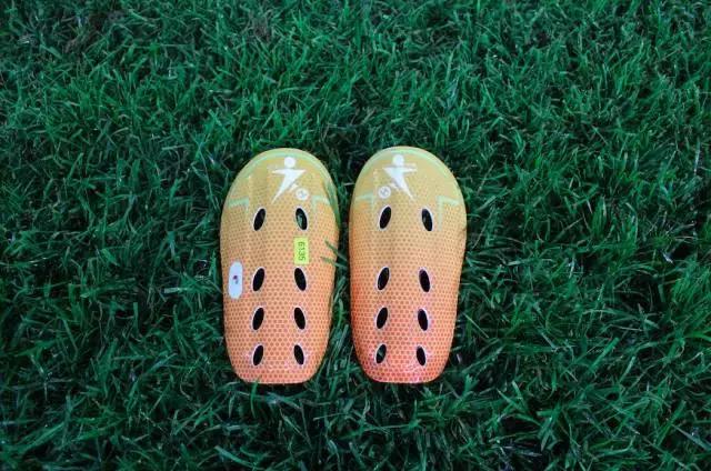 下雪天踢球怎么带装备,下雪天踢球穿什么鞋